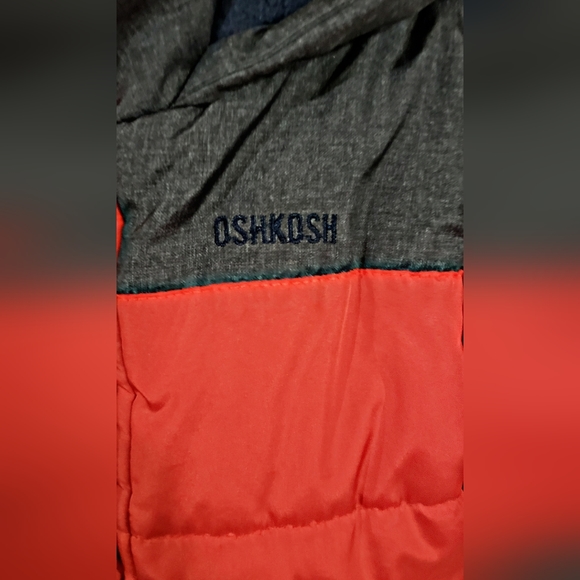 Oshkosh Boys Size 4T Red Winter Jacket - Picture 5 of 13